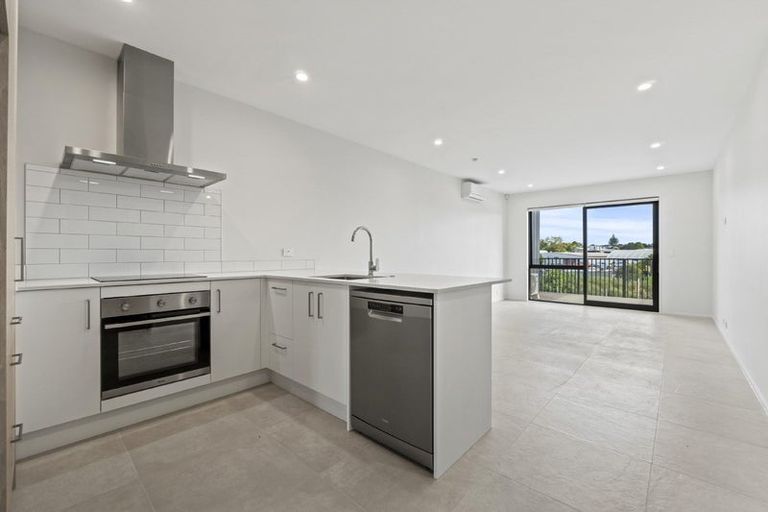 Photo of property in 13/18 Paraone Crescent, Takanini, 2112