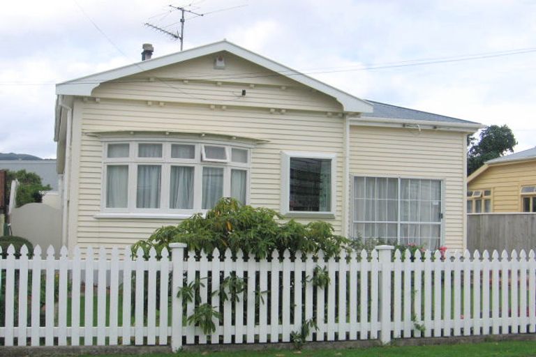 Photo of property in 43 Wakefield Street, Alicetown, Lower Hutt, 5010