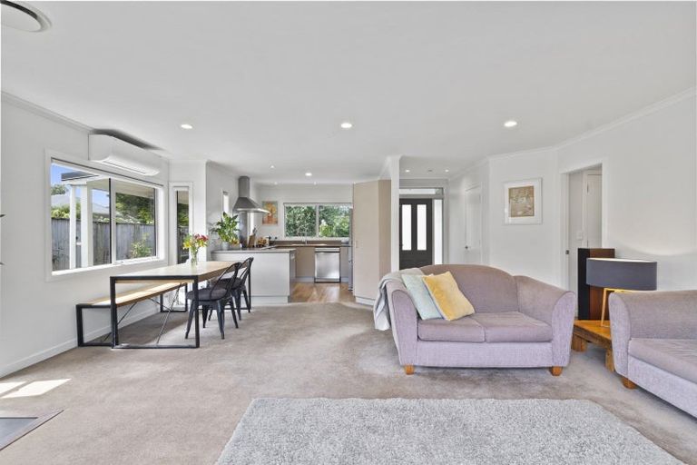 Photo of property in 28 Cotter Street, Greytown, 5712