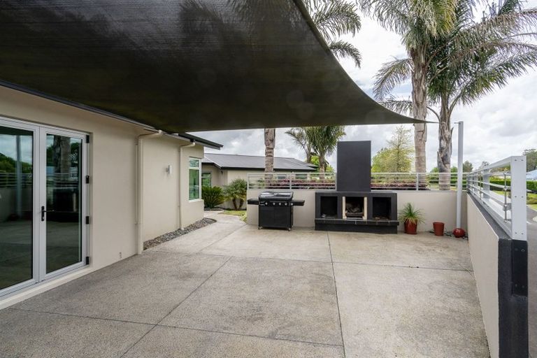 Photo of property in 42 Ryvington Lane, Tamahere, Hamilton, 3283