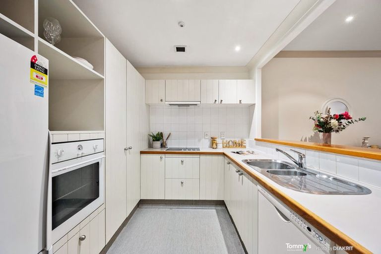 Photo of property in Kelvin House, 5d/16 The Terrace, Wellington Central, Wellington, 6011