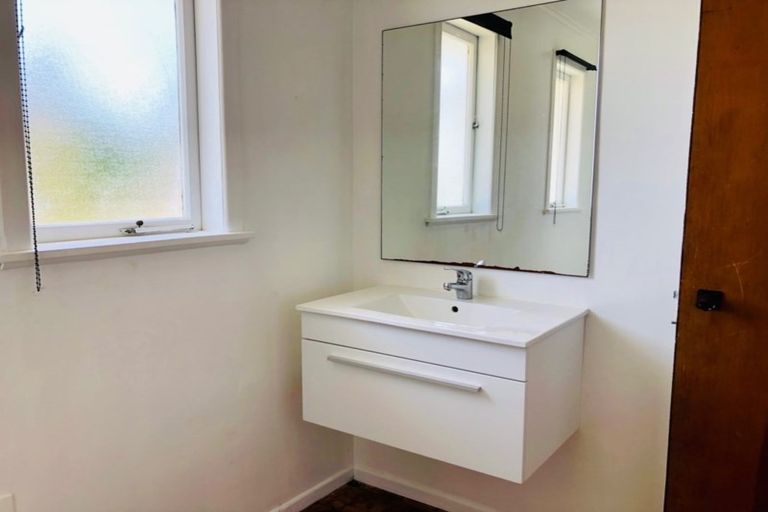 Photo of property in 1/221 Birkdale Road, Birkdale, Auckland, 0626