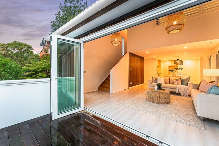 Photo of property in 1/68 Braemar Road, Castor Bay, Auckland, 0620