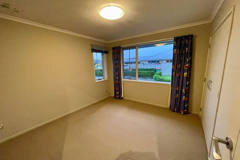 Photo of property in 10 Gibbston Close, Huntington, Hamilton, 3210