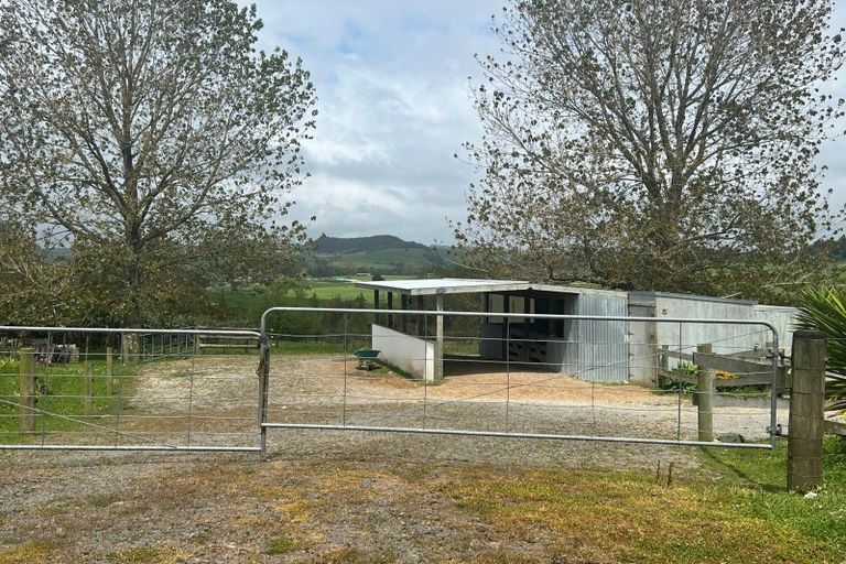 Photo of property in 39 Lara Lane, Kaiwaka, 0573