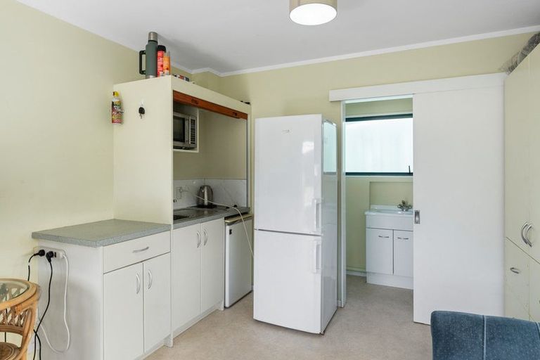 Photo of property in 28 Drake Street, Waikawa Beach, Levin, 5573