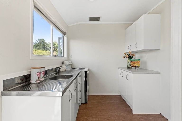 Photo of property in 1/29 Kindergarten Drive, Conifer Grove, Takanini, 2112