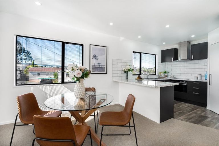 Photo of property in 1/44 Becroft Drive, Forrest Hill, Auckland, 0620