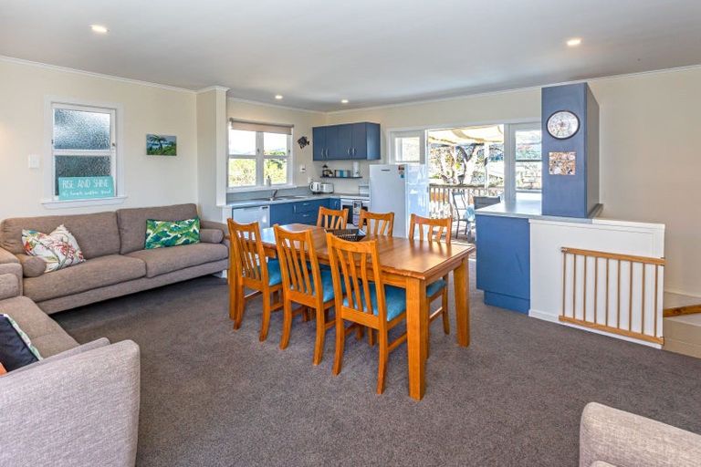 Photo of property in 210 Given Avenue, Whangamata, 3620