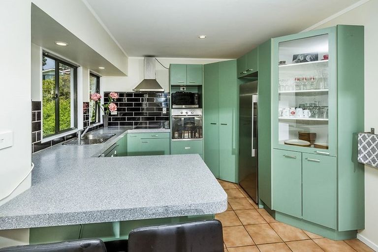 Photo of property in 71a Gledstane Road, Stanmore Bay, Whangaparaoa, 0932