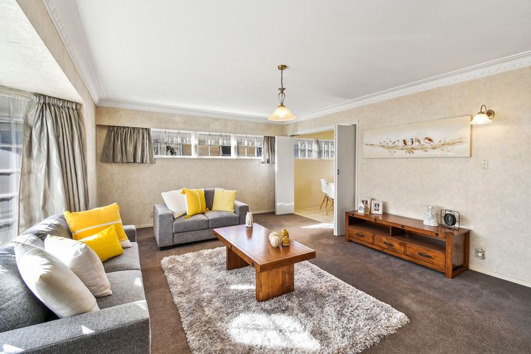 Photo of property in 22 Sunnypark Avenue, Rosehill, Papakura, 2113