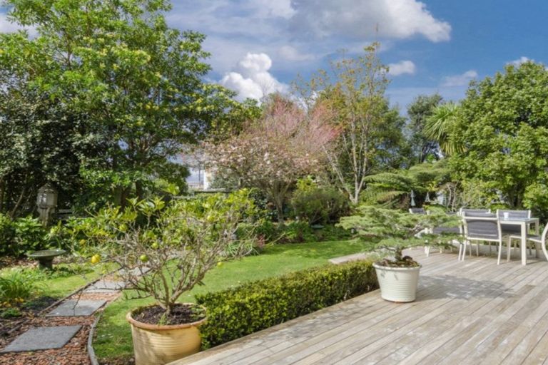 Photo of property in 16 Harbour View Road, Point Wells, Warkworth, 0986