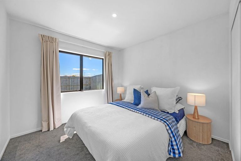 Photo of property in 1 Robalan Close, Halswell, Christchurch, 8025