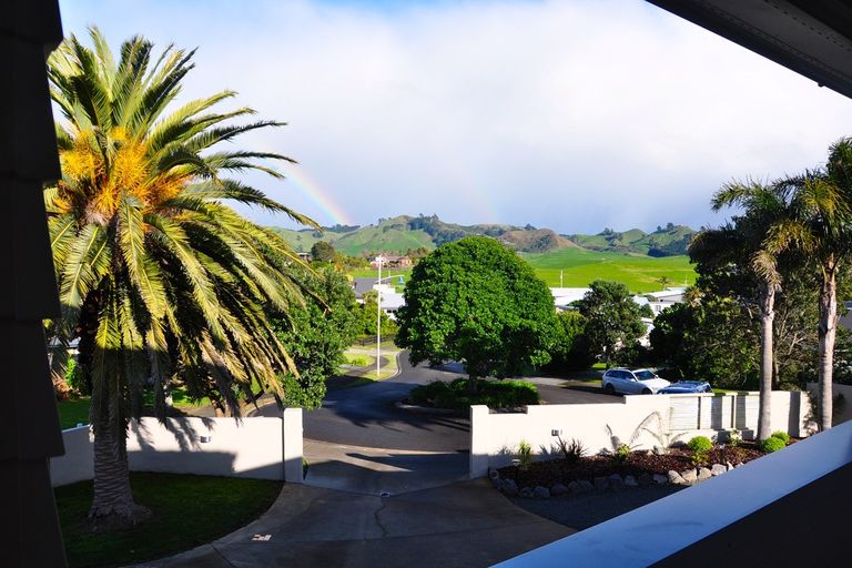 Photo of property in 30 Reo Crescent, Waihi Beach, 3611