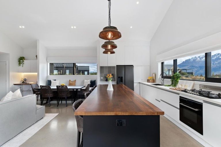 Photo of property in 11 Glenfiddich Road, Jacks Point, Queenstown, 9371
