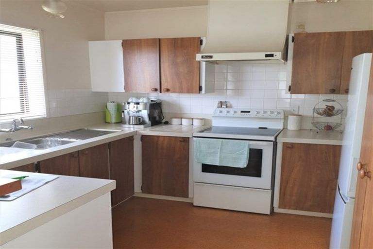 Photo of property in 70 Sandspit Road, Waiuku, 2123