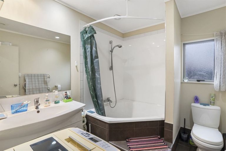 Photo of property in 5a Everingham Place, Sunnyhills, Auckland, 2010