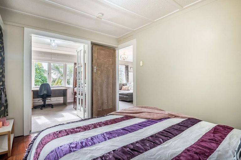 Photo of property in 2/39 Lysander Crescent, Beach Haven, Auckland, 0626