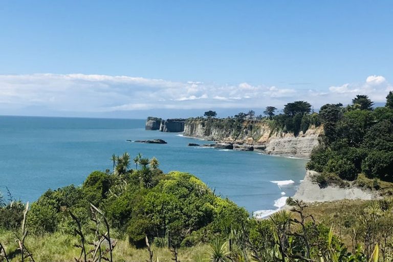 Photo of property in 44 Adderley Street, Westport, 7825