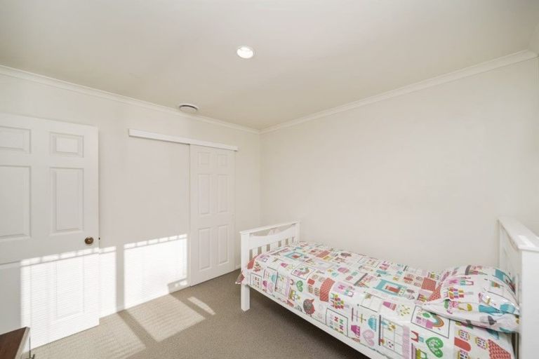 Photo of property in 6a Ashmore Drive, Frankleigh Park, New Plymouth, 4310