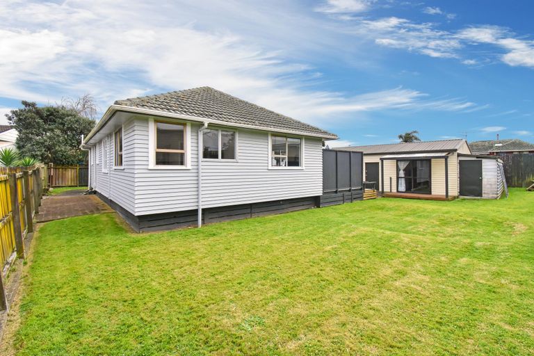 Photo of property in 2/11 Berkeley Road, Manurewa, Auckland, 2102