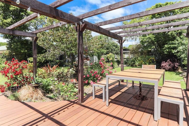 Photo of property in 5 Hinau Street, Inglewood, 4330