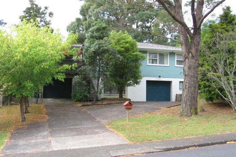 Photo of property in 7 Castleford Street, Green Bay, Auckland, 0604