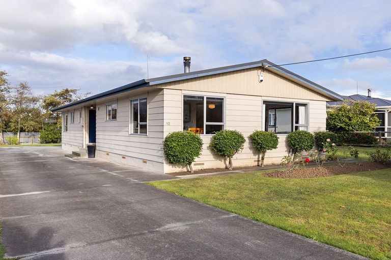 Photo of property in 10 Avon Street, Rongotea, 4476
