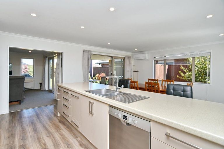 Photo of property in 7 Walnut Way, Rangiora, 7400