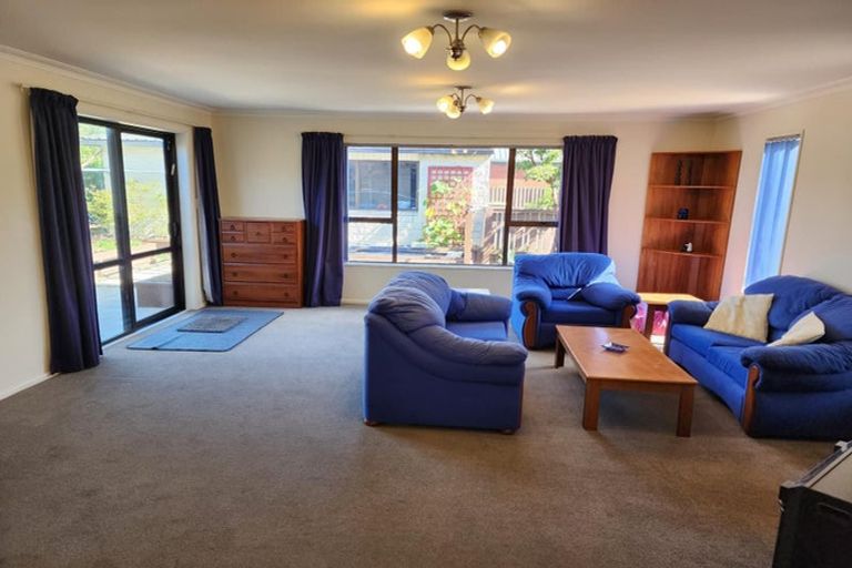 Photo of property in 12 Gatonby Place, Avonhead, Christchurch, 8042