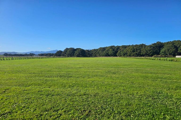 Photo of property in 35 Woven Stone Way, Ohau, 5570