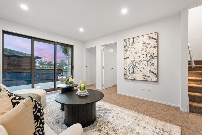 Photo of property in 144a Oaktree Avenue, Browns Bay, Auckland, 0630