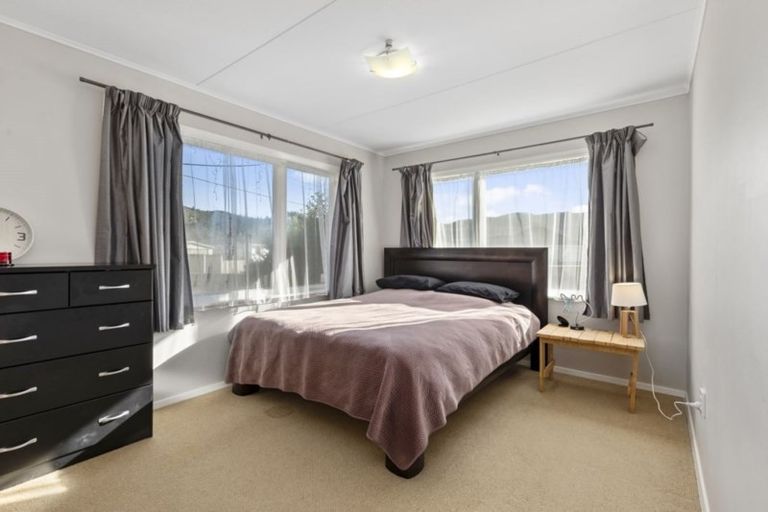 Photo of property in 204 Wellington Road, Wainuiomata, Lower Hutt, 5014