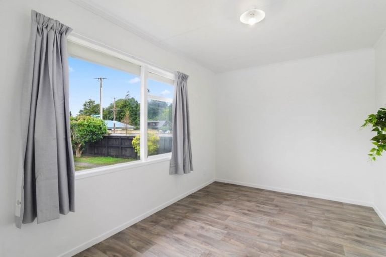 Photo of property in 77a Kawaha Point Road, Kawaha Point, Rotorua, 3010