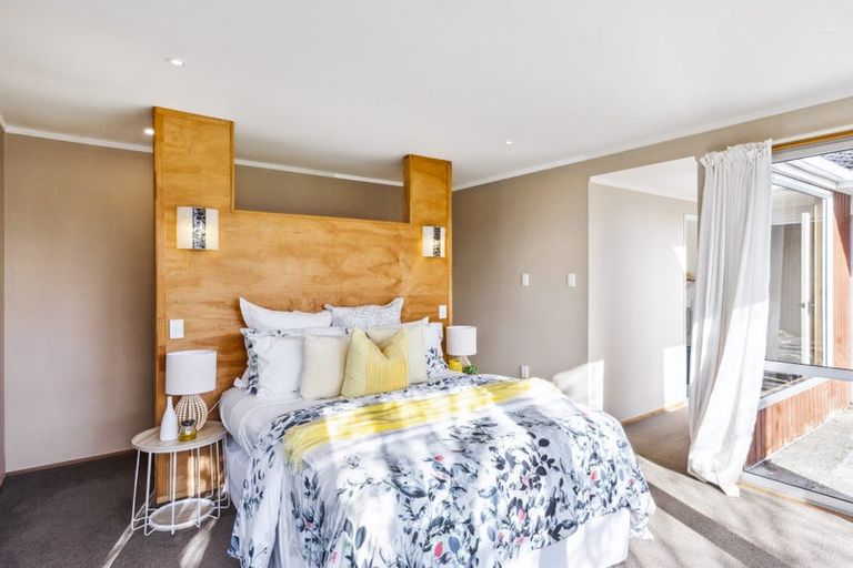 Photo of property in 37 Kapanui Road, Waikanae, 5036