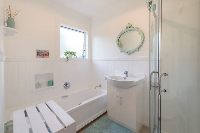 Photo of property in 175b Hibiscus Coast Highway, Red Beach, 0932