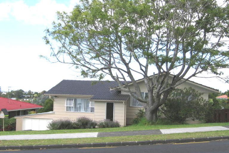Photo of property in 242 Glamorgan Drive, Northcross, Auckland, 0630