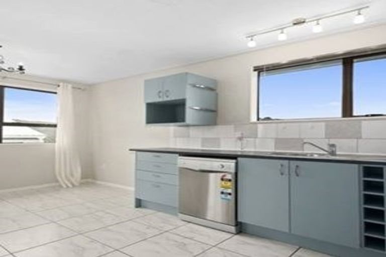 Photo of property in 87 Kingsley Street, Stokes Valley, Lower Hutt, 5019