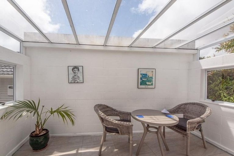 Photo of property in 27 Cranwell Street, Churton Park, Wellington, 6037