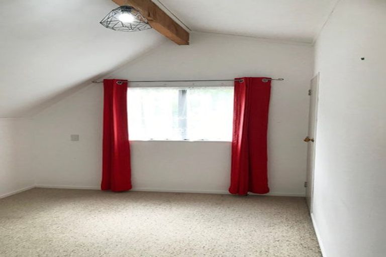 Photo of property in 3 Hazlewood Avenue, Karori, Wellington, 6012