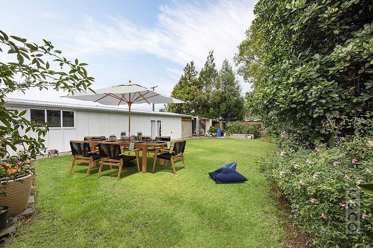 Photo of property in 7 Taupaki Road, Taupaki, Henderson, 0782