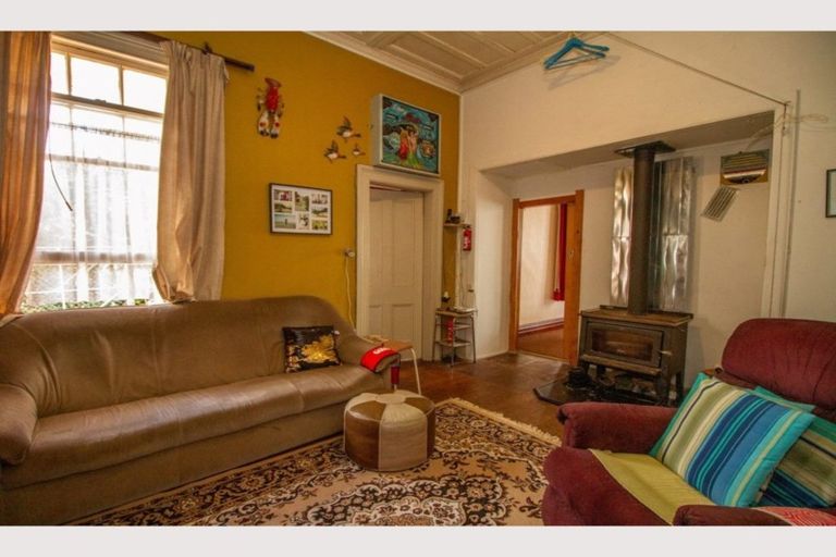 Photo of property in 36 Seddon Street, Waikanae, 5036