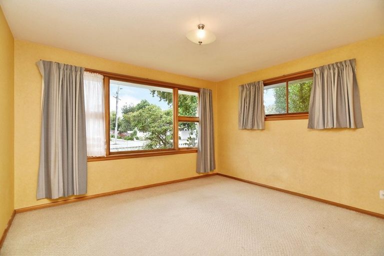 Photo of property in 77 Cutts Road, Russley, Christchurch, 8042