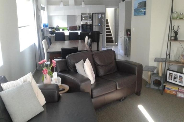 Photo of property in 7a Madeira Close, Whitby, Porirua, 5024