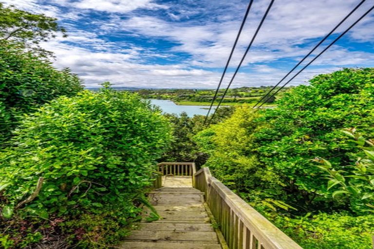 Photo of property in 41 Pohutukawa Avenue, Shelly Park, Auckland, 2014