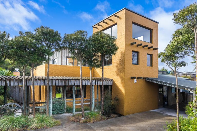 Photo of property in 6 Astelia Way, Waipahihi, Taupo, 3330