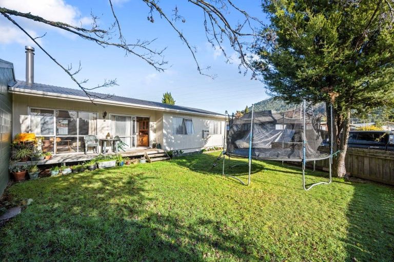 Photo of property in 2b Cherrywood Place, Western Heights, Rotorua, 3015
