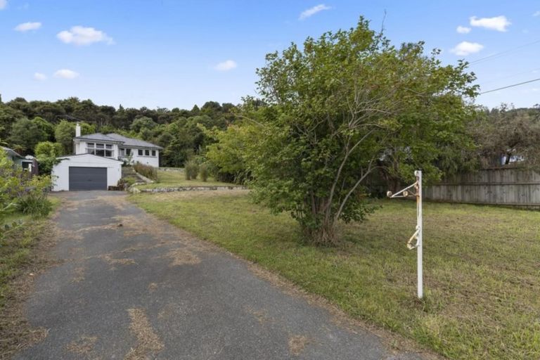 Photo of property in 27 Horoeka Street, Stokes Valley, Lower Hutt, 5019