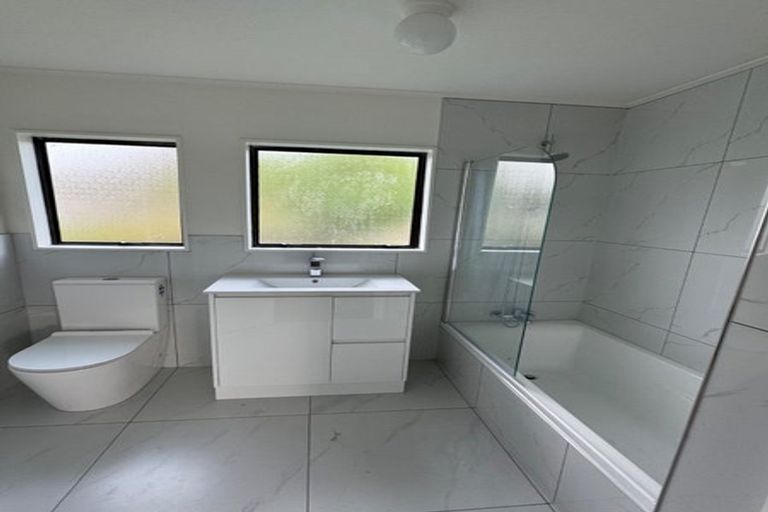 Photo of property in 1/26 Karepo Crescent, Ranui, Auckland, 0612