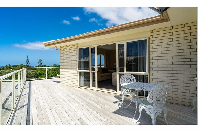 Photo of property in 14 Driftwood Place, Mangawhai Heads, Mangawhai, 0505